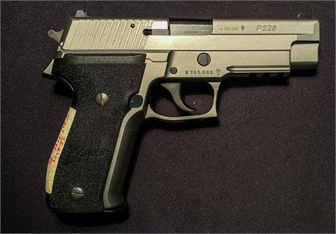 SIG Sauer P226, 9 mm Luger, #U765006, § B (W 2291-16)