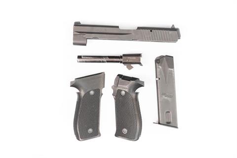 SIG-SAUER P226, 9 mm Luger, #U110325, § B accessories