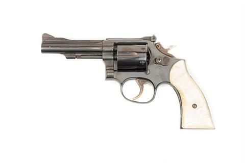 Smith & Wesson model 15 4,.38 Spl, #AHP8576, § B