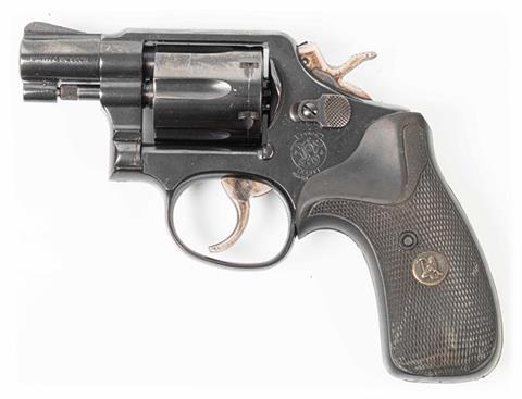 Smith & Wesson model 10 9, .38 Spl, #BBT5617, § B accessories