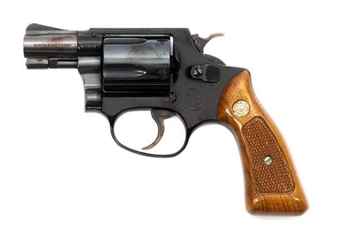 Revolver Smith & Wesson Mod. 37 Airweight Kal. 38 Special #J295616 § B +ACC