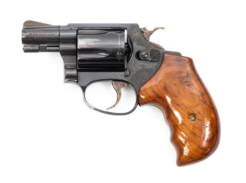 Revolver Smith & Wesson Mod. 36  Kal. 38 Special #39723 § B +ACC