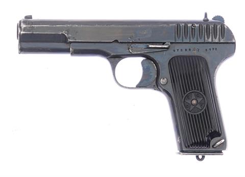 Pistol Tokarev TT33 cal.  7,62 x 25 Tokarev #529 § B (V26) +ACC