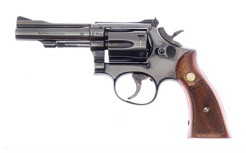 revolver Swithh & Wesson 18-3 cal. 22 long rifle #K888617 §B +ACC