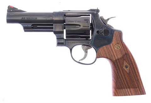 Revolver Smith & Wesson 29-10  Kal. 44 Rem Mag #DNR6097 §B