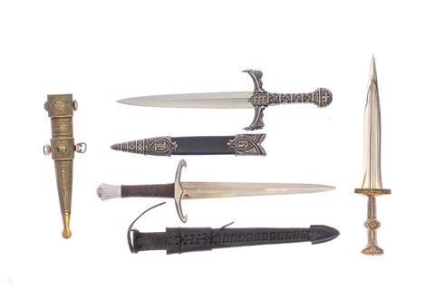 Fantasy dagger collection of 3 pieces
